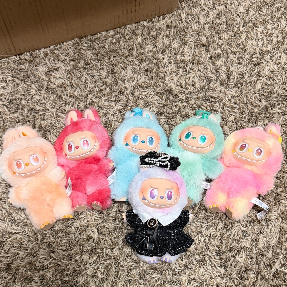 Big Into Energy labubu